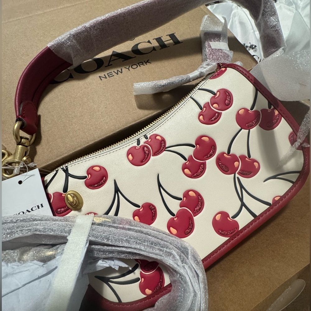 NWT Coach Cherry Print Swinger Bag with Long and Short Shoulder Strap - Picture 4 of 4